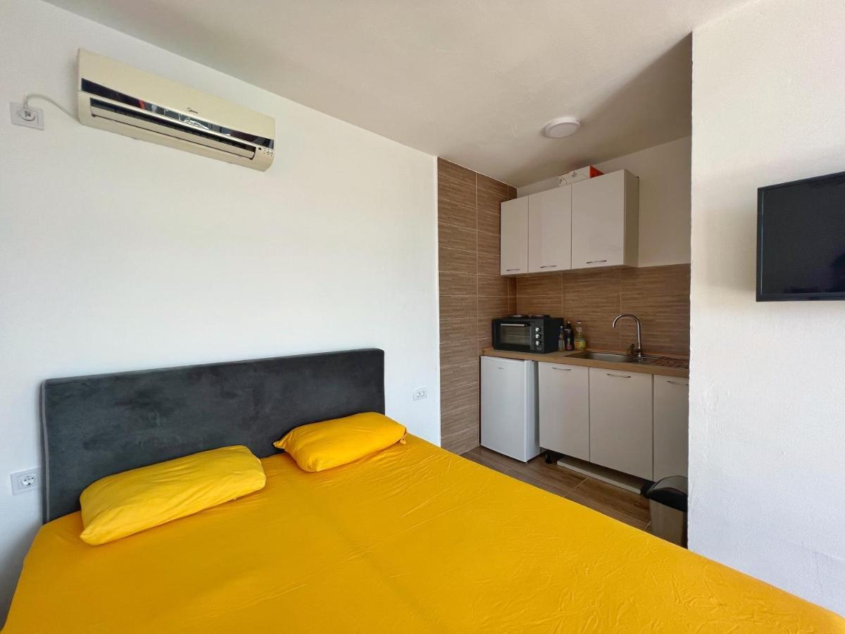 Jg Studio Apartment Vranjina Exterior foto